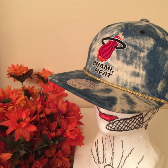 Snapback - Picture 2 of 2