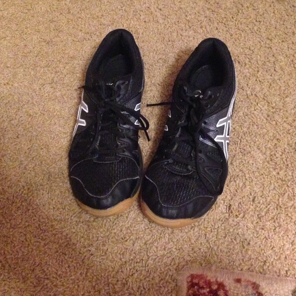 Black asics volleyball shoes