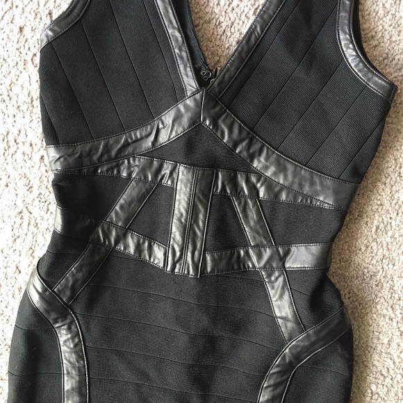 ⛔️SOLD⛔️ Bebe Bodycon Dress - Picture 3 of 4