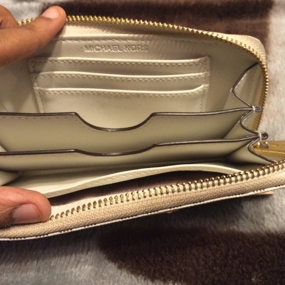 Michael kors wallet - Picture 2 of 4