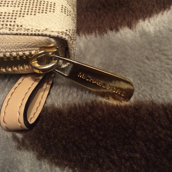 Michael kors wallet - Picture 4 of 4