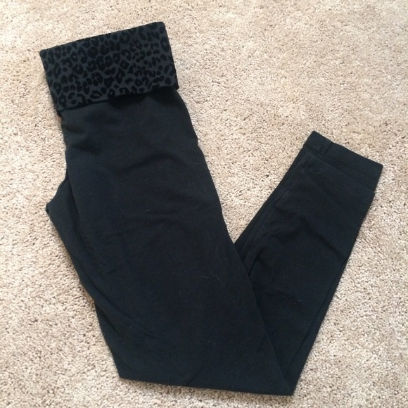 Victoria's Secret Pink Leopard Leggings