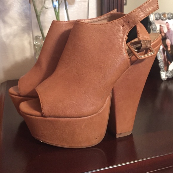 Tan Steve Madden Heels