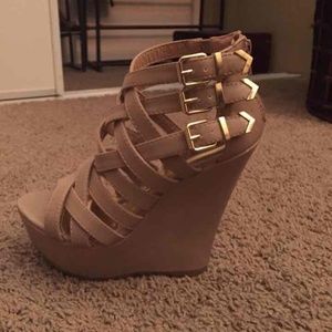 Beige/Tan Wedges!