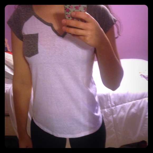 Short sleeve tee with pocket