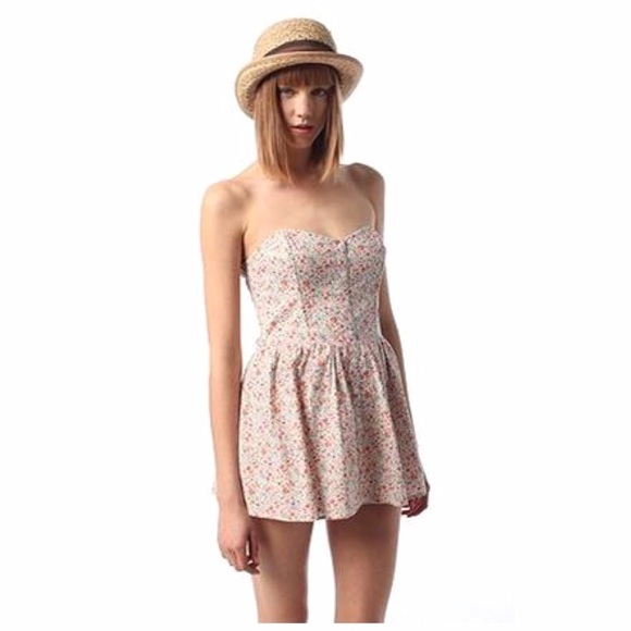 ADORABLE flower printed romper!