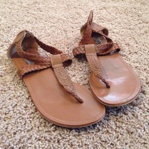 Steve Madden tan sandals