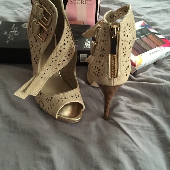 💞Tan sexy heels from call it spring 🦂 - Picture 3 of 3