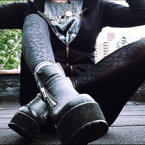 UNIF Daria platform boots
