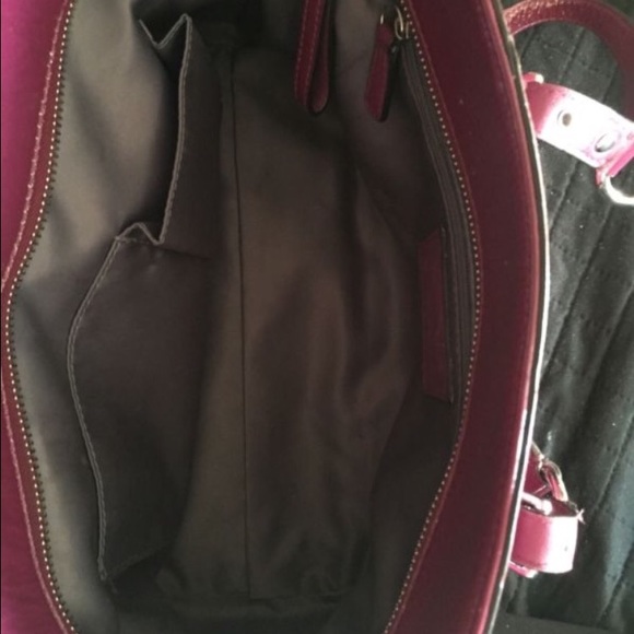 Authentic Coach Purple/Plum Patten Leather Purse - Picture 2 of 4