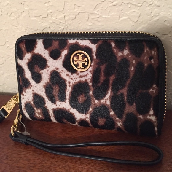 Tory Burch Handbags - 🆕Tory Burch FUR Leopard Smartphone wallet NWT