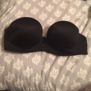 Black Victoria's Secret bombshell bra