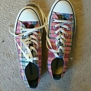 Converse plaid