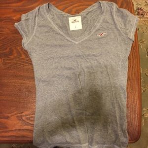 Hollister v-neck tee size medium