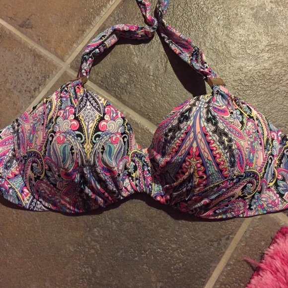 36 C Victoria's Secret bikini tops - Picture 2 of 4