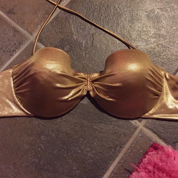 36 C Victoria's Secret bikini tops - Picture 4 of 4