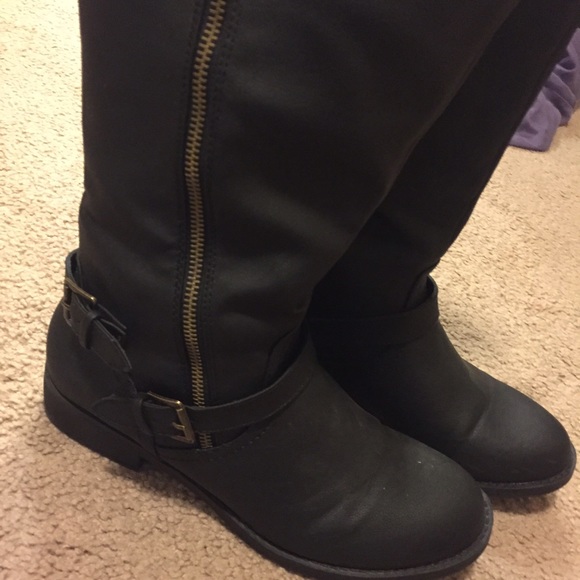brand new knew high boots!