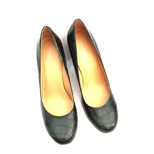 Nine West Dark Green Pumps