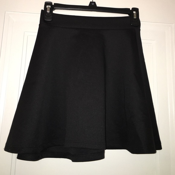 Black skater skirt