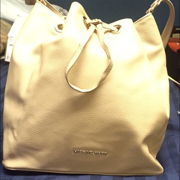 Michael kors crossbody - Picture 2 of 4