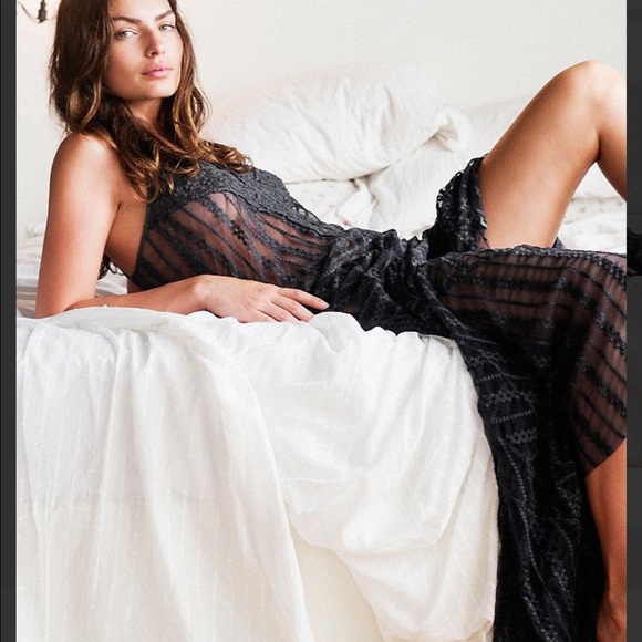 Free People Dresses & Skirts - Free People Meadows of Lace Slip