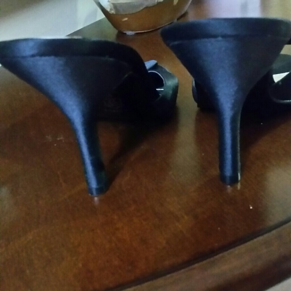 Metaphor Black Slipper**Reduced ** - Picture 3 of 4