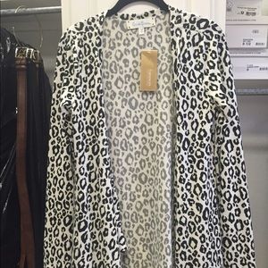 Francesca's White cheetah cardigan
