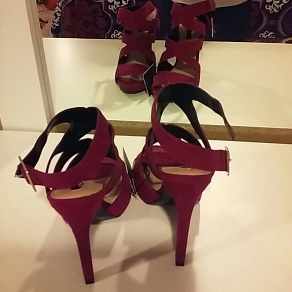 Super sexy Zara heels. Brand new, never worn. - Picture 3 of 4