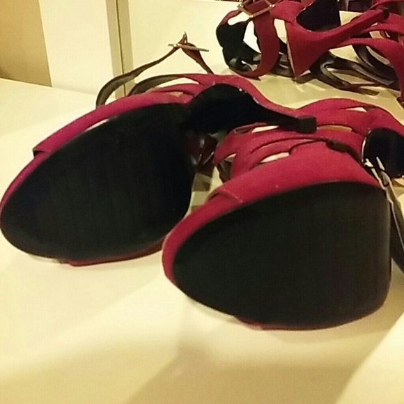 Super sexy Zara heels. Brand new, never worn. - Picture 4 of 4