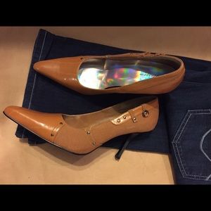 Brown/ginger pumps
