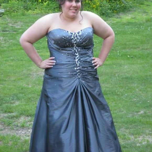 Platinum Prom Dress - Picture 4 of 4