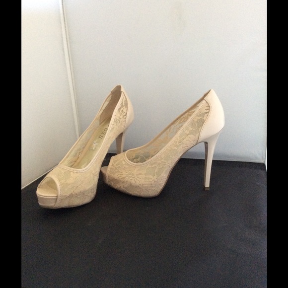 Guess Peek Toe Pumps Size 6