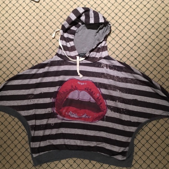 Cool lips sweatshirt