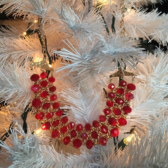 ❤️NWT Red Statement Necklace❤️