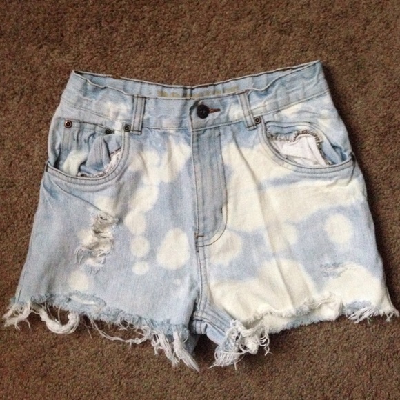 High waisted shorts (lightwash)