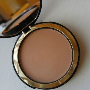 HOLD. Too Faced cocoa powder foundation Medium Tan