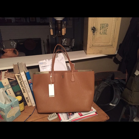 Tory Burch Handbags - Tory Burch Pebble Leather Tote