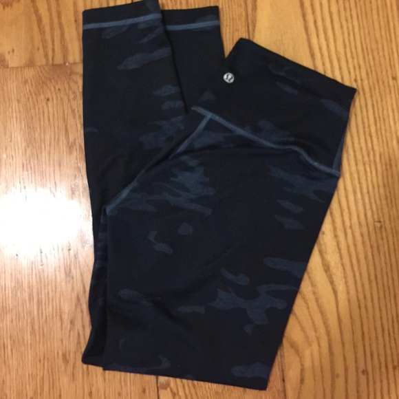lululemon athletica Pants - Highly coveted blue camo Lululemon wunder under.