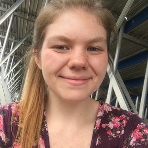 Meet your Posher, Cassandra