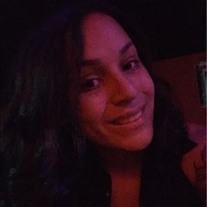 Meet your Posher, Taina