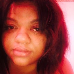 Meet your Posher, Nia