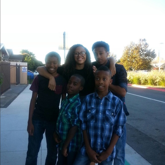 Meet your Posher, Jonay - Picture 2 of 4