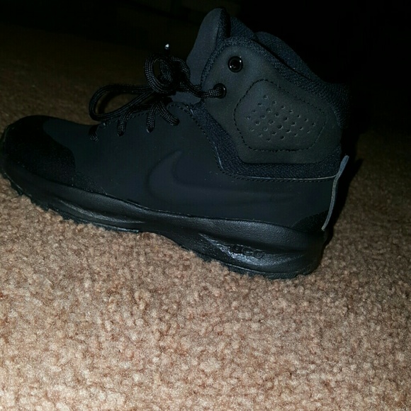 Nike winter boots