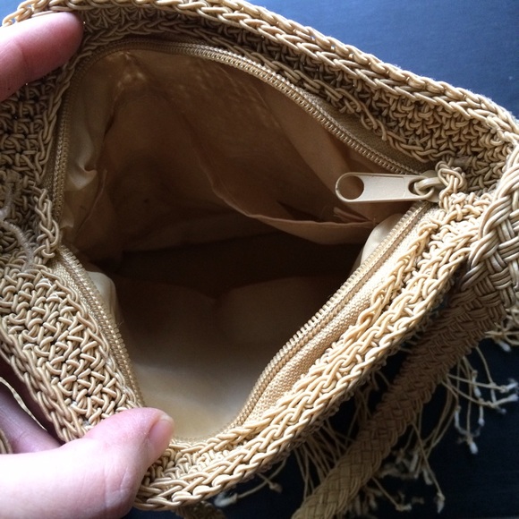 (DONATED) Beaded crochet mini crossbody - Picture 4 of 4