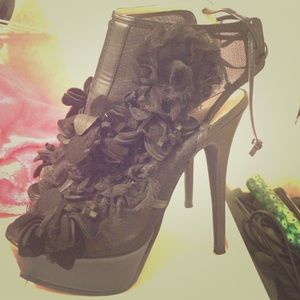 Black 6" heel from Victoria's Secret online