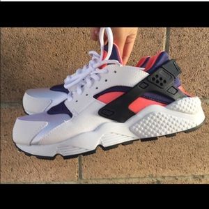 NIKE AIR HURRICANE- WOMEN'S