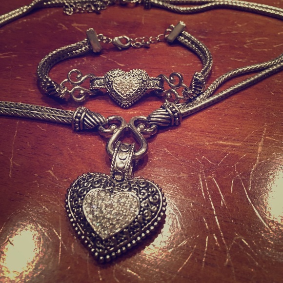 Elegant sterling silver necklace and bracelet set