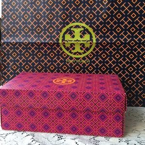 Tory burch shoe box and gift bag.