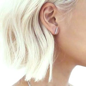 New! Stylish Silver Bar earrings ⭐️