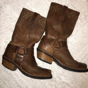 Frye - Square Toe Boot (8M)
